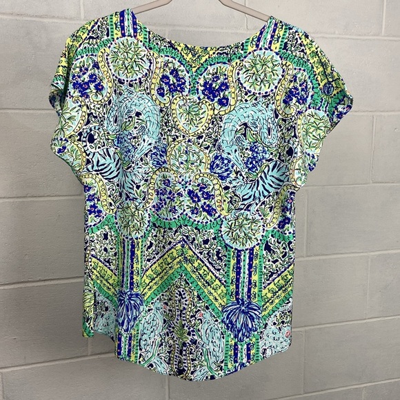 Lilly‎ Pulitzer Cap Sleeve Tunic Blouse XSMALL Alligator Tropical Colorful Rayon - Picture 4 of 7
